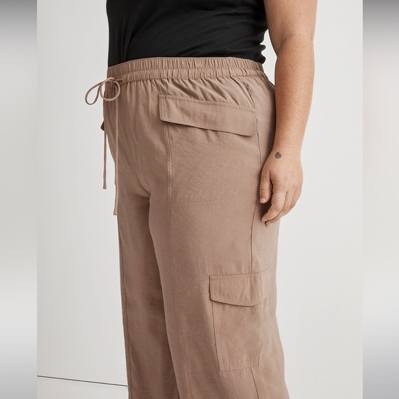 NWT Madewell Plus Straight Cargo Pants in Softdrape - 2X - Picture 4 of 8